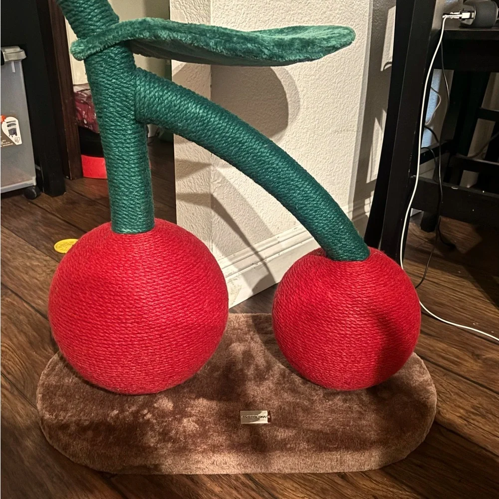 🍒 NEW, NEVER USED CAT SCRATCHER 🐱